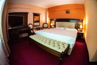 Отель Hotel Trei Brazi Бэи­ле-Олэ­неш­ти Двухместный номер с 1 кроватью или 2 отдельными кроватями-22